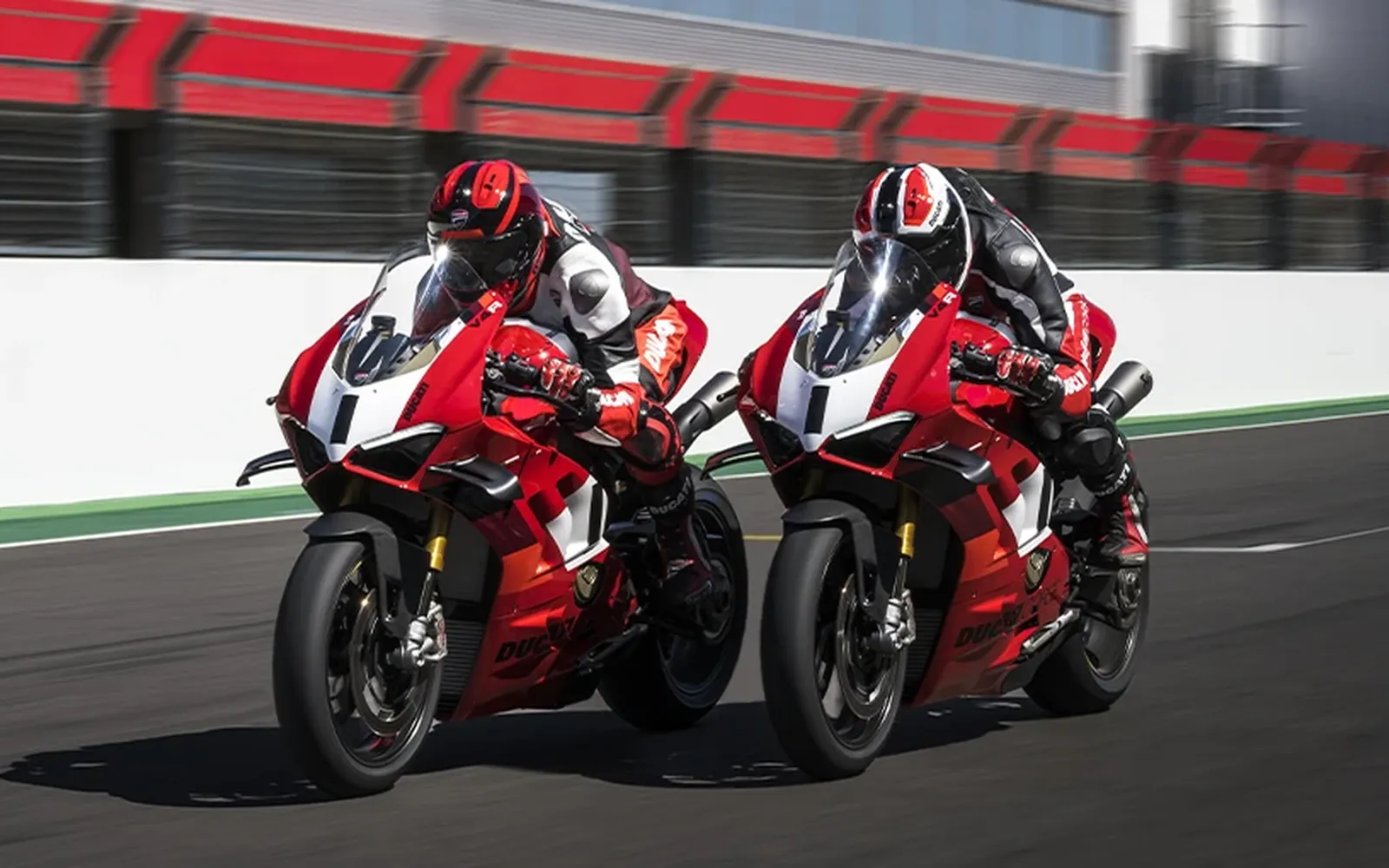 Banniere Ducati Panigale V4 R