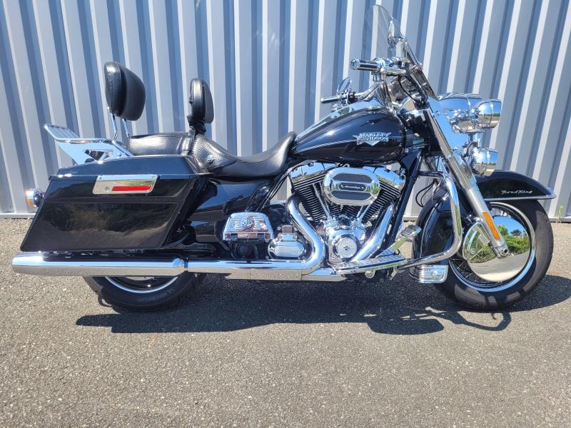 Photo HARLEY-DAVIDSON Road King Classic Road King Classic 1690 Noir ABS 2011